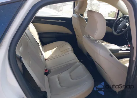 2017 Ford Fusion Hybrid Titanium из США, поврежденный, VIN 3FA6P0RU1HR139230